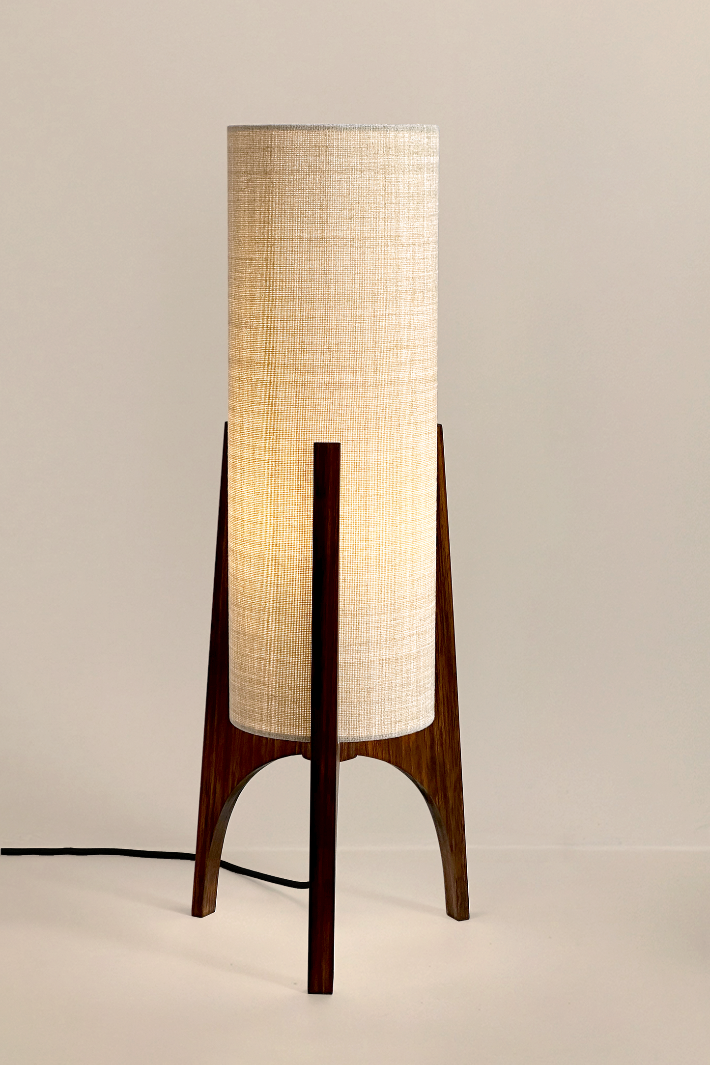 Archie Rocket Table lamp with wooden base and recycled fabric shade in Beige palette